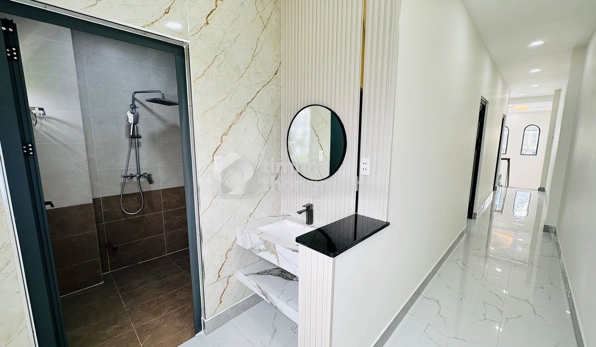 Nhà đẹp lửng hiện đại - có sân xe hơi - giá chỉ 2 tỷ 950 triệu - Hình ảnh bất động sản 1/20