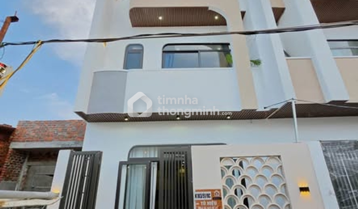 Nhà 3 tầng kiệt ô tô k183 Tô Hiệu kết nối nhanh Tôn Đức Thắng – Hoàng Thị Loan – Nguyễn Tất Thành, thuận tiện di chuyển về trung tâm và sân bay Đà Nẵng. - Hình ảnh bất động sản 1/5