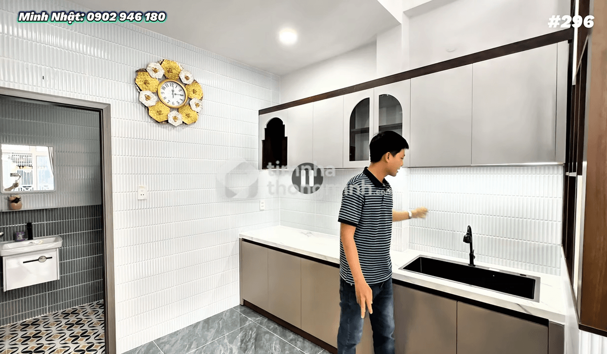 Bán Viila Sân Vườn 6,9x18m Full Nội Thất _Sát Bên Quốc Lộ 50 - Hình ảnh bất động sản 1/5