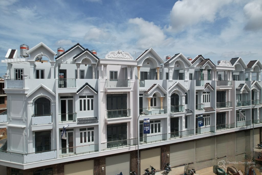 A picture containing outdoor Description automatically generated