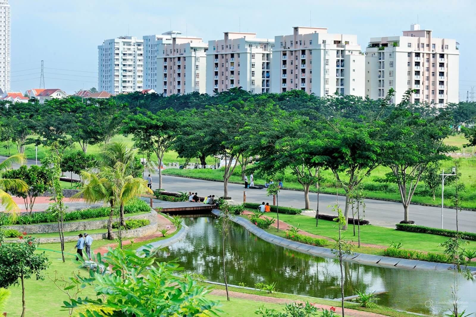 khuon-vien-xanh-intracom-riverside-nhat-tan
